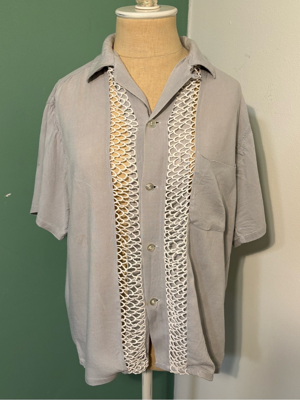 Vintage 1950’s Men’s Short-Sleeve Button Shirt with Cutaway Panels Loop